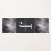 モダン白黒スワールモノグラム ヨガマット (正面(横))