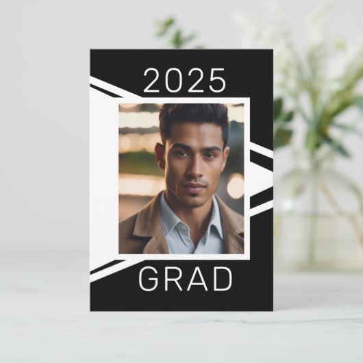 モダン白黒写真の卒業発表 案内状 (スタンド正面)