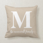 モダン素朴クラシックBeige Monogramファミリースクリプト クッション<br><div class="desc">クラシック文字エレガントのの色を簡単に'ツールを使用してシックなモノグラム家族のスクリプトの装飾用クッションは、私にカスタマイズ無料でカスタマイズす。</div>