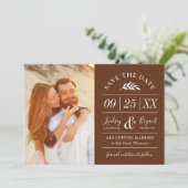 モダン素朴タイポグラフィ写真の保存日付 招待状 (スタンド正面)