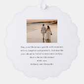 モダン結婚したメリーと写真のクリスマス オーナメントカード (裏面)