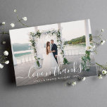 モダン結婚写真サンキューカード サンキューカード<br><div class="desc">白の愛とモダンスクリプ感謝していトのサンキューカードと背面のカスタム文字メッセージ。結婚式、誕生日、卒業式などのイベントに最適。</div>