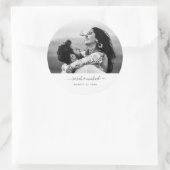 モダン結婚式の引き出物日付フォトスクリプトの保存 ラウンドシール (バッグ)