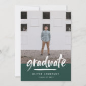 モダン緑の台本3枚のスタイリッシュ卒業 招待状 (正面)