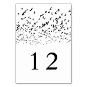 モダン羽毛の白と黒の結婚鳥 テーブルナンバー (裏面)