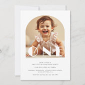 モダン誕生日1日エレガントのArch写真 招待状 (正面)