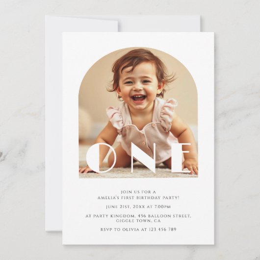 モダン誕生日1日エレガントのArch写真 招待状 (正面)