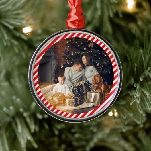 モダン赤と白ストライプの メタルオーナメント (ツリー)