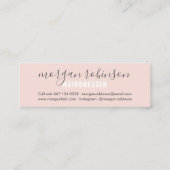 モダン赤面ピンクの美容師スクリプトの署名 スキニー名刺 (裏面)