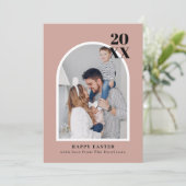 モダン赤面ミニマルアーチファミリーフォトイースター シーズンカード (スタンド正面)