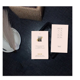 モダン赤面ロゴ衣料品価格ラベル（サイズチャート付）