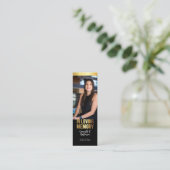 モダン金ゴールドとブラック写真葬式ブックマーク スキニー名刺 (スタンド正面)