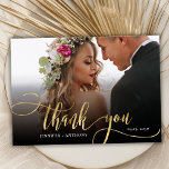 モダン金ゴールドスクリプト2写真結婚のサンキューカード サンキューカード<br><div class="desc">シックモダンボホエレガント金ゴールド書道ス結婚クリプトの2写真サンキューカード。文字の中でスタイリッシュ結婚は「ありがとう」と前面に完全な垂直の写真を特集したテンプレートはレタリングタイポグラフィの金ゴールドスクリプトでお洒落は、写真の上にのテールフォント箔と反対側の1つ(1枚の写真と事前に作成されたメッセージをスワップします。2枚の写真が入った両面カード。簡単にあなたの名前とメッセージ感謝していをパーソナライズする。ノートもしを手書きしたい場合は、サンプル文字を削除して宇宙を増やす。おもしし救済まは合わせ品連絡が欲しい！</div>