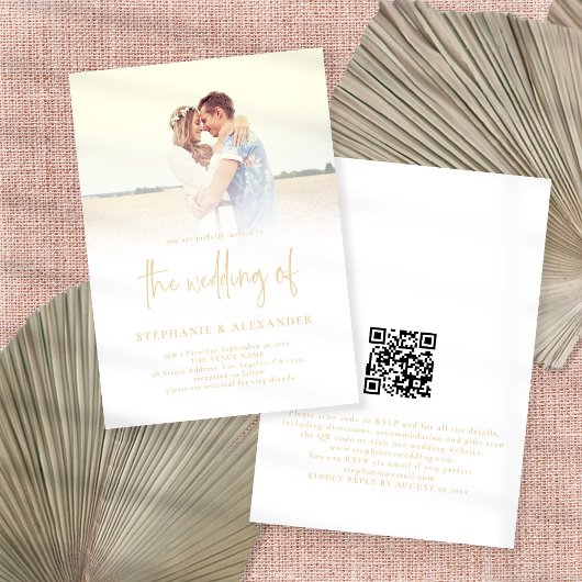 モダン金ゴールドスクリプトQRコードフォトオーバーレイ結婚の 招待状