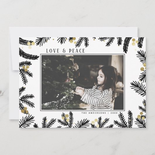 モダン金ゴールド&ブラックパインとベリーのホリデーフォト シーズンカード (正面)