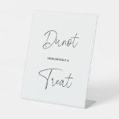 モダン離れ無く結婚ドーナツ 台座サイン (正面)