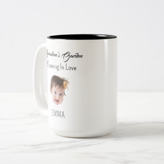 モダン顔カスタム誕生おばあちゃんのパパママ ツートーンマグカップ (正面左)