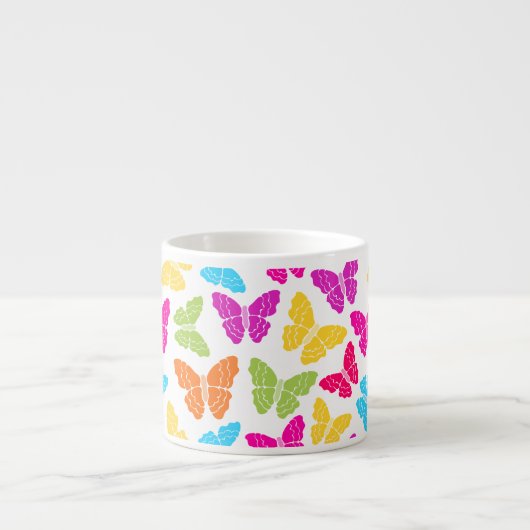 モダン鮮やか蝶の虹色かわいいパターン エスプレッソカップ (正面)