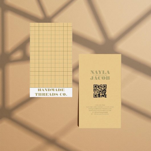 モダン黄市松模様に淡い色の型QRコード 名刺