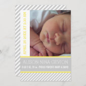 モダン黄色エレガント灰色のベビーストライプの誕生 案内状 (正面/裏面)