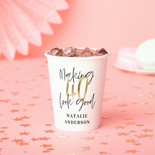 モダン黒と金ゴールド40歳の誕生日 紙コップ (インサイチュ)