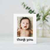 モダン2ベビー写真トレンディータイポグラフィシンプル ポストカード (スタンド正面)