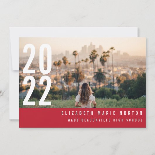 モダン3ミニマル枚の写真をシンプル卒業はっきりしたした赤 案内状 (裏面)