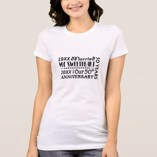 モダン50周年記念結婚おもしろい日付ギフト Tシャツ (正面)