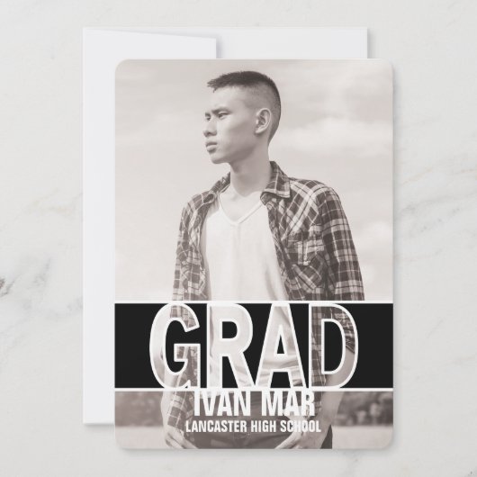 モダン、はっきりしたな卒業の発表 招待状 (正面)