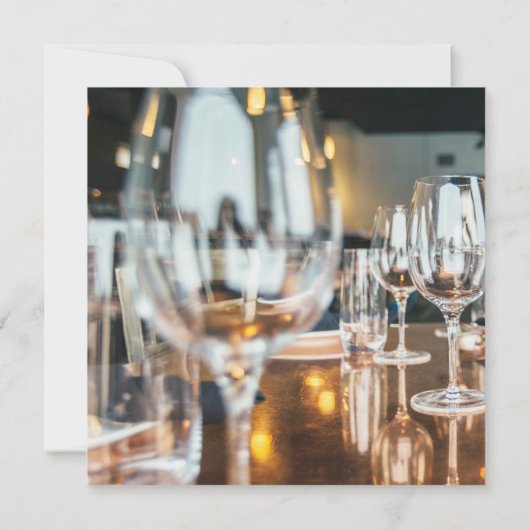 モダン、はっきりしたバーカップルのシャワーをストック 招待状 (裏面)