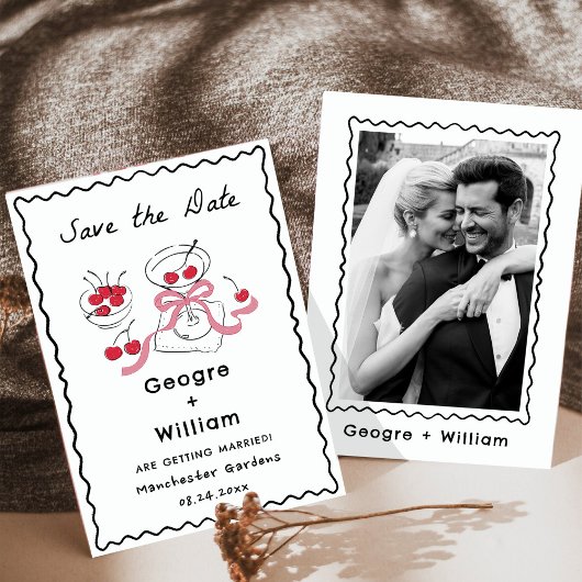 モダン&ウィムジカルなマティーニグラス オリーブとチェリー 招待状