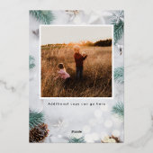 モダン エバーグリーン クリスマス ツー フォト ヴァーティカル 箔シーズンカード (裏面)