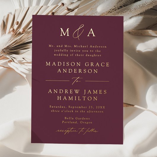 モダン・エレガントな紫と金のモノグラム ウェディング 箔招待状