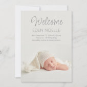 モダン エレガント グレー スクリプト 新生児 2 枚の写真 出生 案内状 (正面)