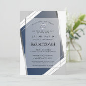モダン クラシック ジオメトリック ブルー シルバー バー ミッツヴァ I 招待状 (スタンド正面)