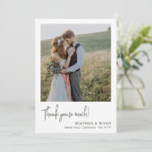 モダン クリーン グレー テキスト パーソナライズド フォト ウェディング サンキューカード (スタンド正面)