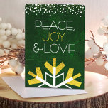 モダン ゴールド フォイル スノーフレーク ピース ジョイ ラブ グリーン シーズンカード<br><div class="desc">「平和、喜び、愛」 豊かで深いダークグリーンの大理石の水彩画の背景に、巨大で楽しく遊び心のある金箔と白い雪の結晶のイラストとモダンなタイポグラフィーが、ホリデーシーズンを迎えるお手伝いをします。 白と金の紙吹雪のドットボーダーが上部を縁取ります。 あなたの個人的な挨拶は、内部にあります。 この見事なグラフィックのパーソナライズされたグリーティングカードを送るたびに、ホリデーの暖かさと喜びを感じてください。 付属の封筒、ステッカー、ギフトバッグ、包装紙、ピロー、コースター、ホームデコ、その他多くのアイテムもご利用いただけます。 特別な誰かに送りましょう！ あなたが選択した挨拶と名前を入力するだけで、このグリーティングカードを簡単にパーソナライズできます。 質問やリクエストがある場合は、私にメッセージを送ってください。</div>