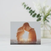 モダン タイポグラフィー フォト シンプル セーブ・ザ・デート インビテーションポストカード (スタンド正面)