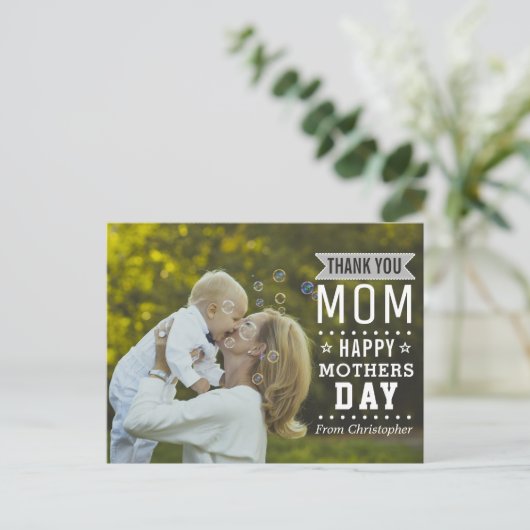 モダン タイポグラフィ オーバーレイ 母の日 フォト ポストカード (スタンド正面)