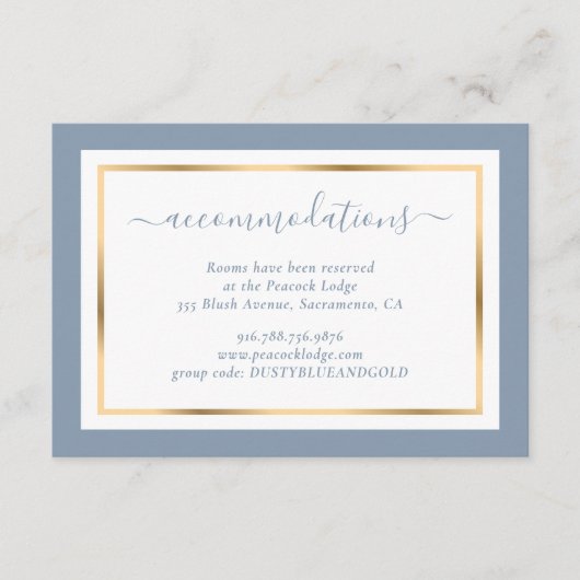 モダン ダスティーブルーとゴールドのウェディングホテル エンクロージャーカード (正面)
