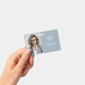 モダン ダスティーブルー ミニマル 企業 従業員 写真 バッジ (手持ち)
