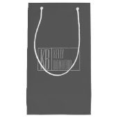 モダン、ダークグレーのグレー、イニシャルと名前のロゴ スモールペーパーバッグ (正面)