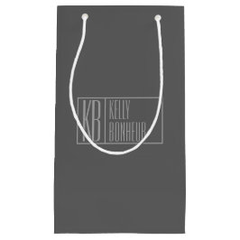 モダン、ダークグレーのグレー、イニシャルと名前のロゴ スモールペーパーバッグ