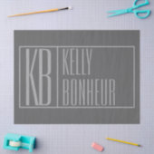 モダン、ダークグレーのグレー、イニシャルと名前のロゴ 薄葉紙 (クラフト)