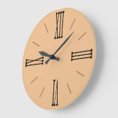 モダン ニュートラルなチークカラー（ローマ数字付き） ラージ壁時計 (傾斜)