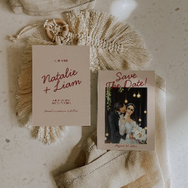 モダン バーガンディー クリーム ファンキー フォト ウェディング セーブザデート