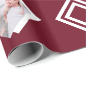 モダン バーガンディ 幾何学 フォト プリント クリスマス ラッピングペーパー (ロールコーナー)