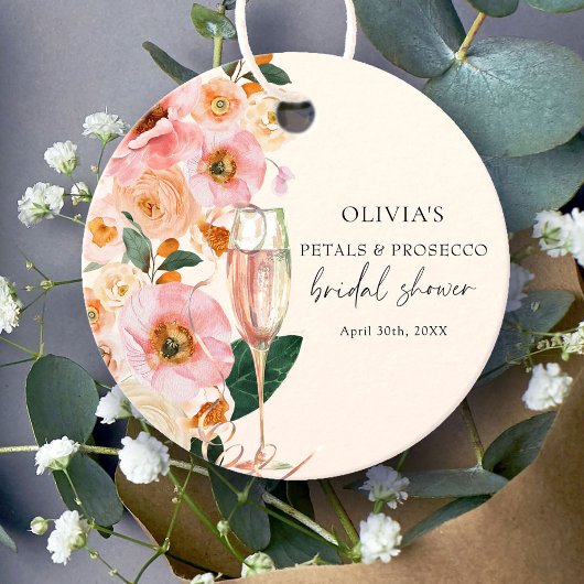 モダン ピンク フローラル ペタル & プロセッコ ブライダル シャワー フェイバータグ