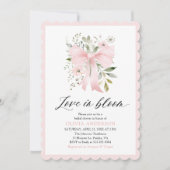 モダン ピンク ボウ フローラル ラブ イン ブルーム ブライダル シャワー 招待状 (正面)
