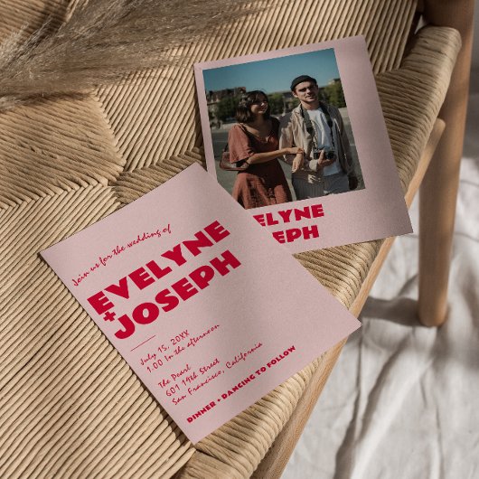 モダン ピンク レッド レトロ ボールド ファンキー フォト ウェディング 招待状